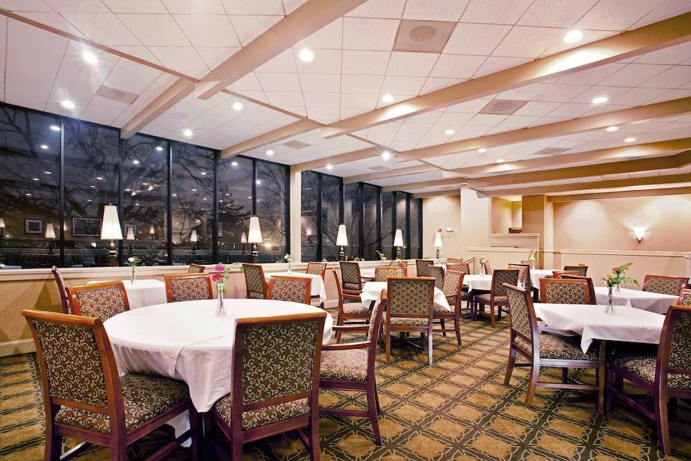 Holiday Inn Chicago Nw Crystal Lk Conv Ctr By Ihg Crystal Lake Eksteriør billede